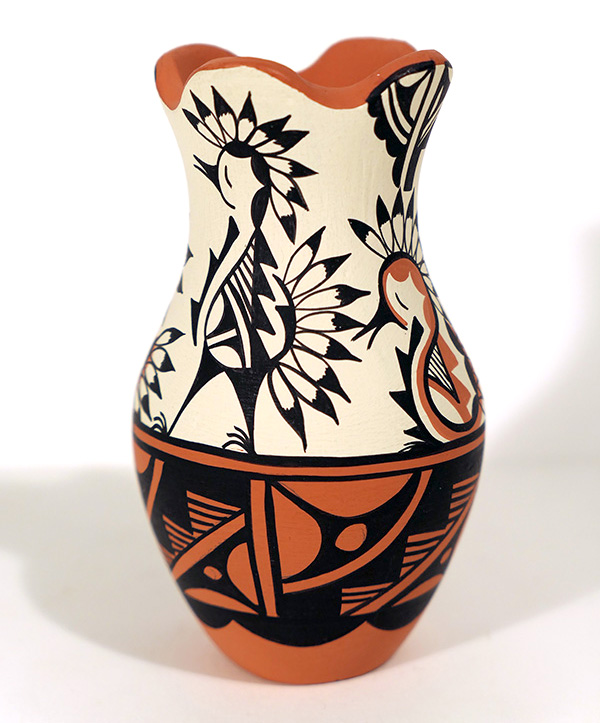Bessie Yepa, Jemez Pueblo vase Gorman Museum