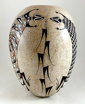 Polychrome jar with 2 panel lizards, corn plant and geometric design