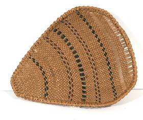 flat sifter tray with geometric design